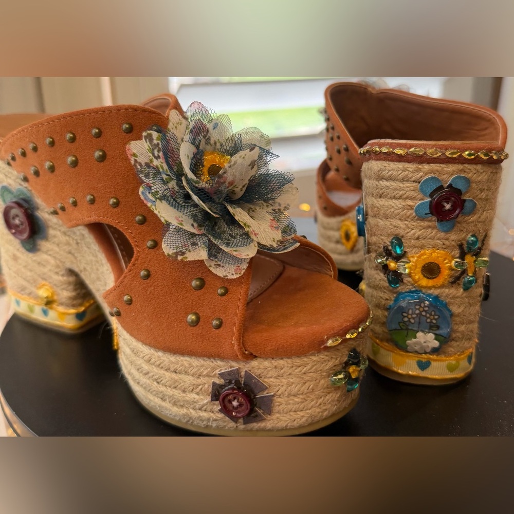 Hand Embellished Statement Platform Sandals w/ Floral Appliqué Western Theme 7.5